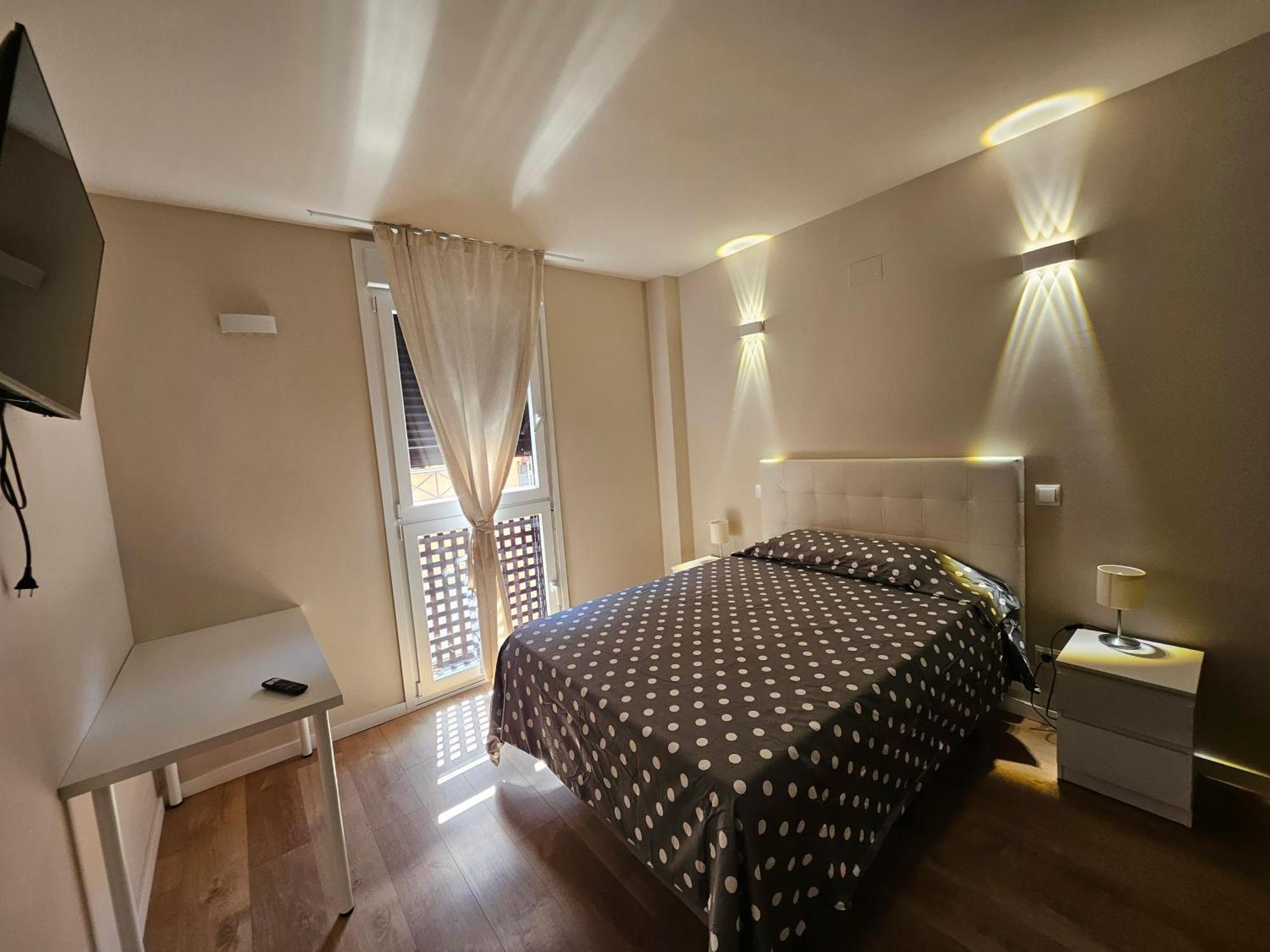 Apartamentos Picasso Alcala de Henares Phòng bức ảnh