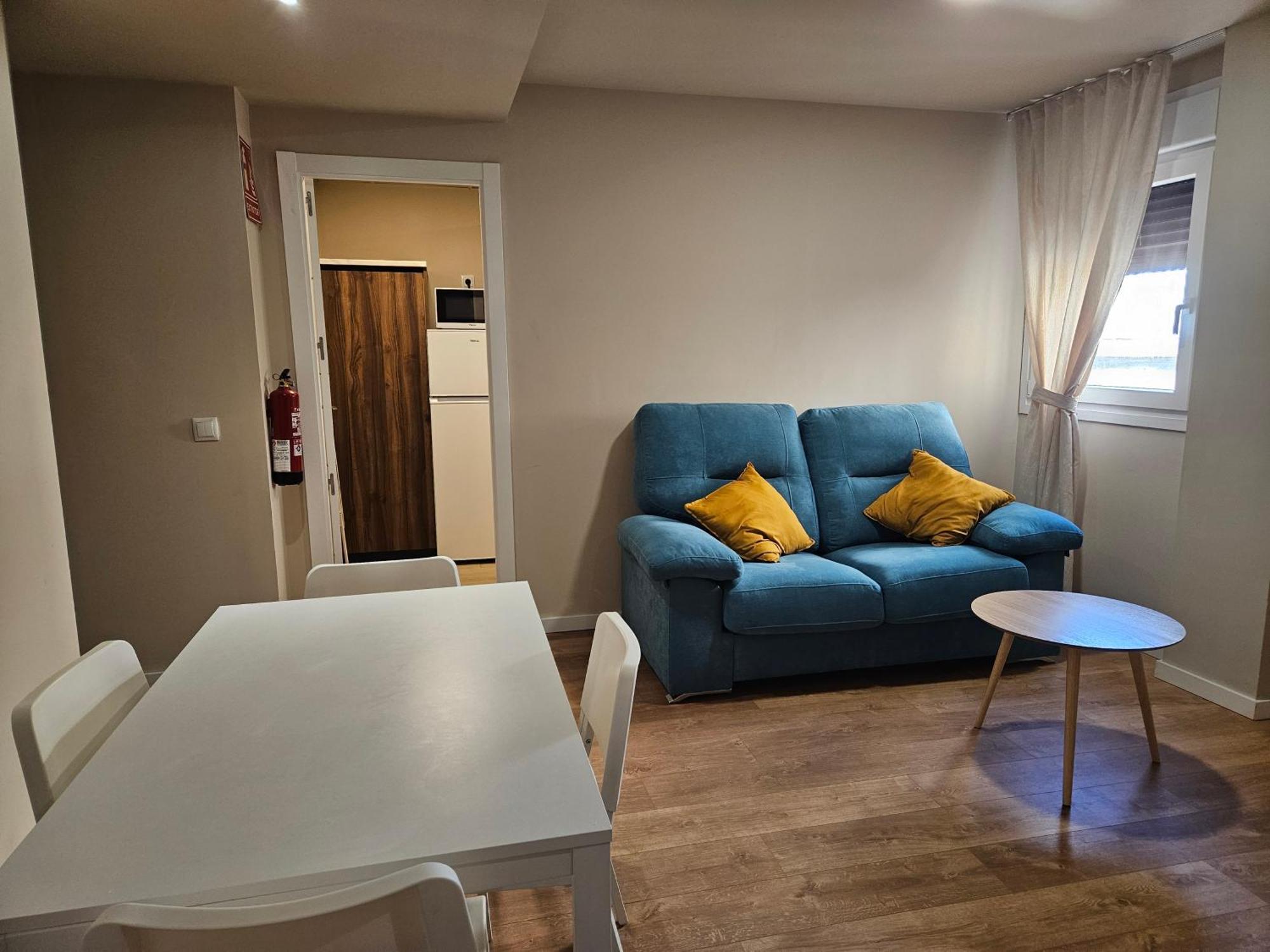 Apartamentos Picasso Alcala de Henares Phòng bức ảnh