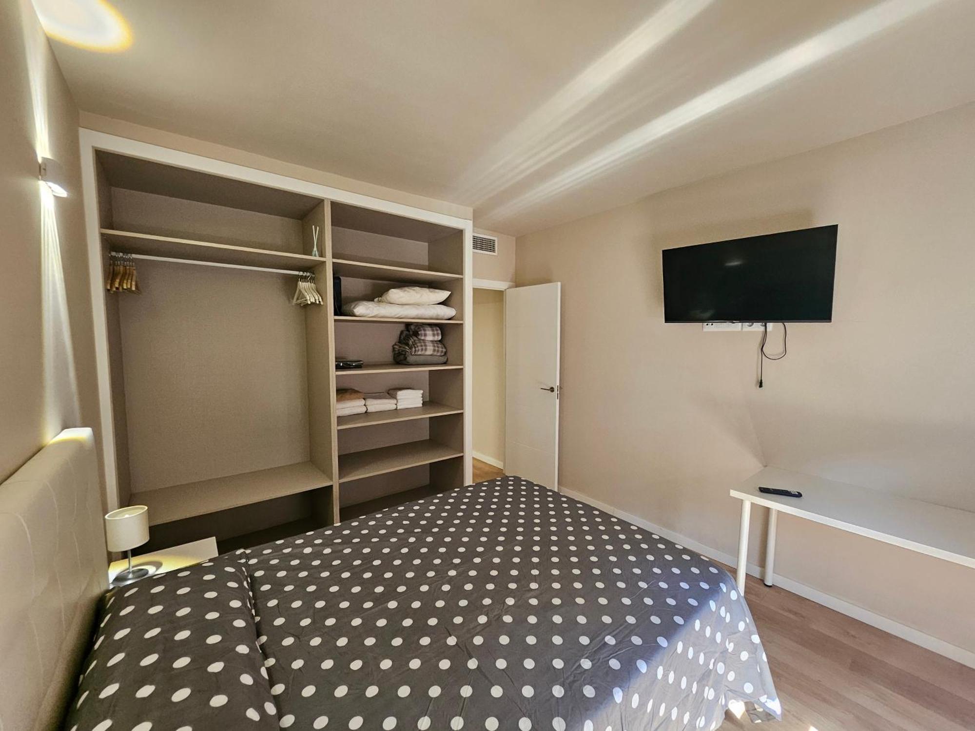 Apartamentos Picasso Alcala de Henares Phòng bức ảnh